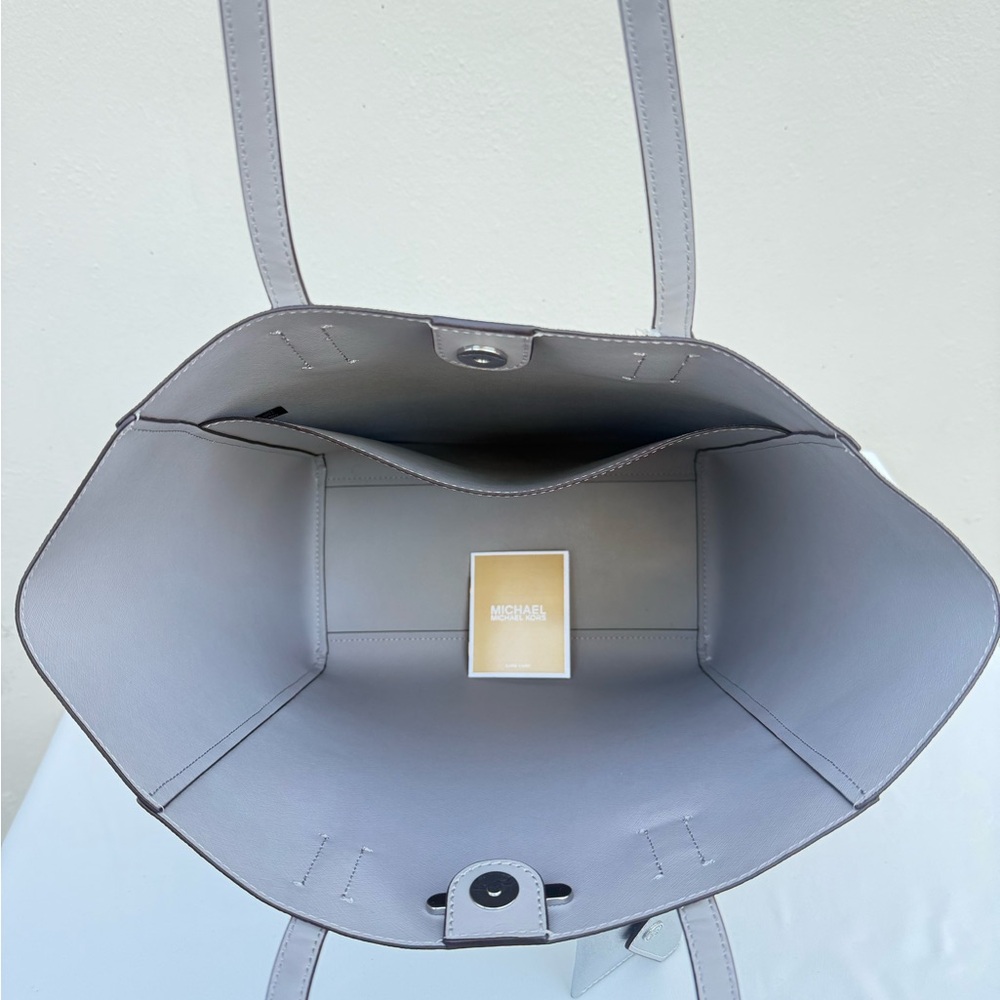 Michael Kors Vincent Signature Monogram Tote with Card Holder Charm 👜🔥 - Picture 8 of 16